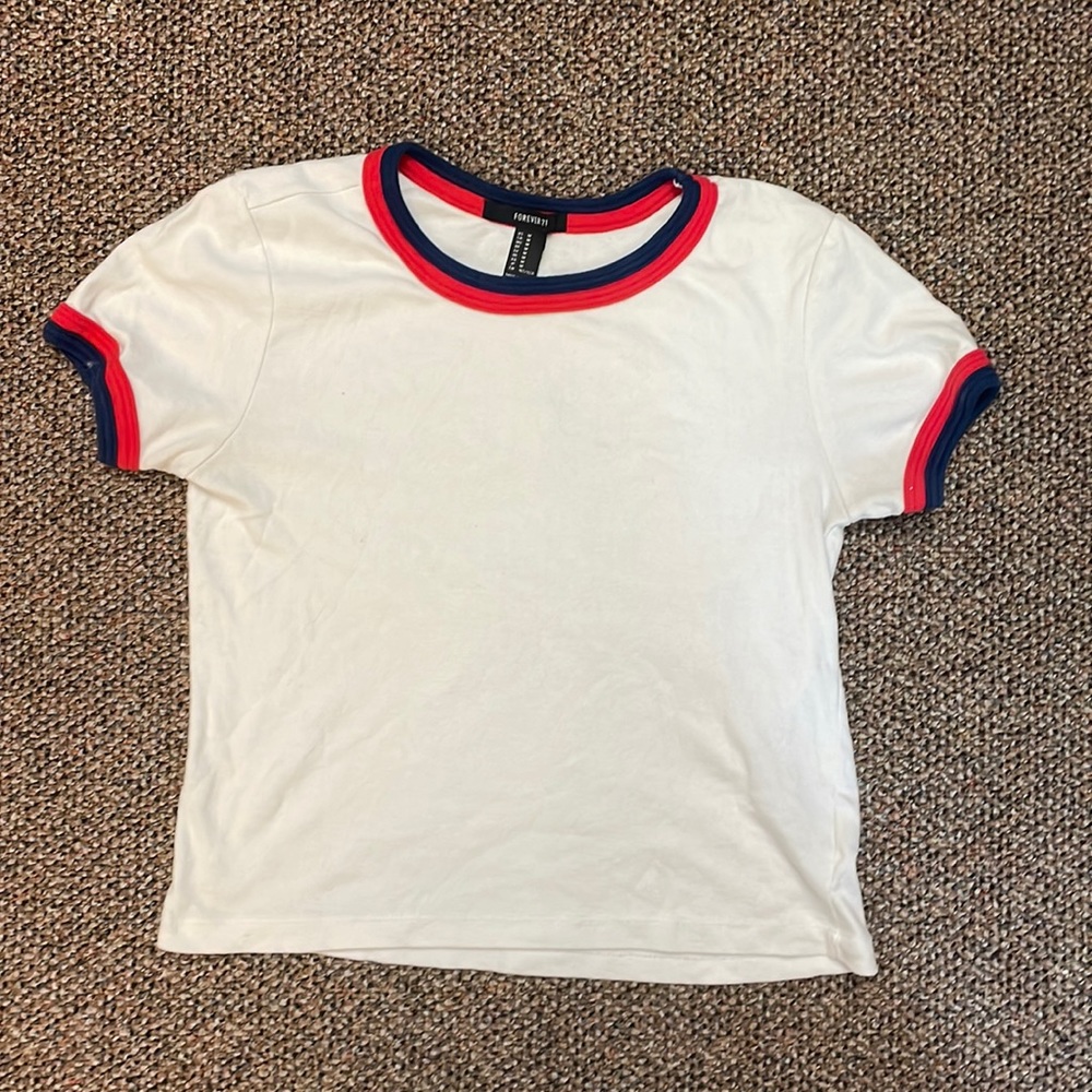 Forever 21 white crop T-shirt top size medium